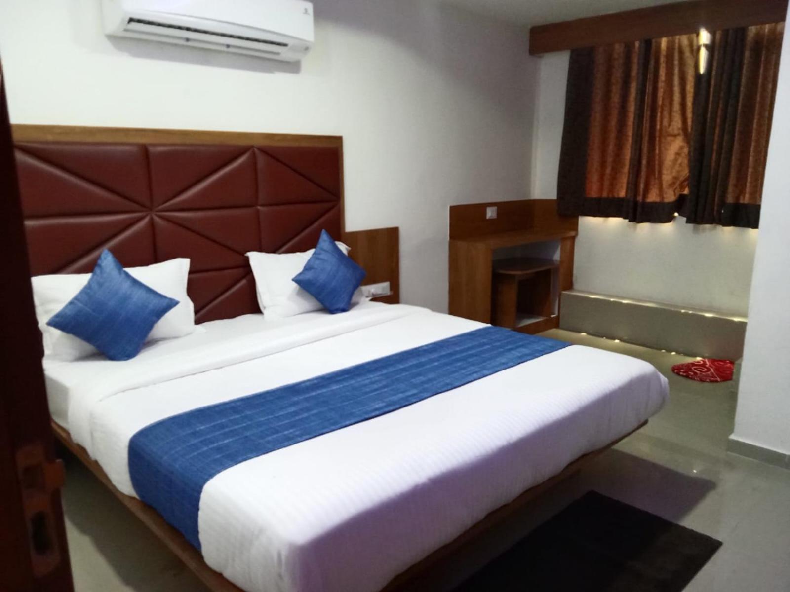 Hotel Rk Villa Vadodara Eksteriør billede